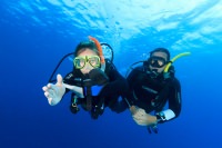 Advanced Open Water Diver using a compass to navigate